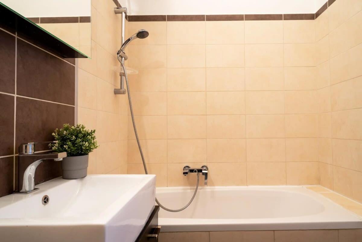 Lovely Downtown Apartment Close To The Basilica Βουδαπέστη Εξωτερικό φωτογραφία