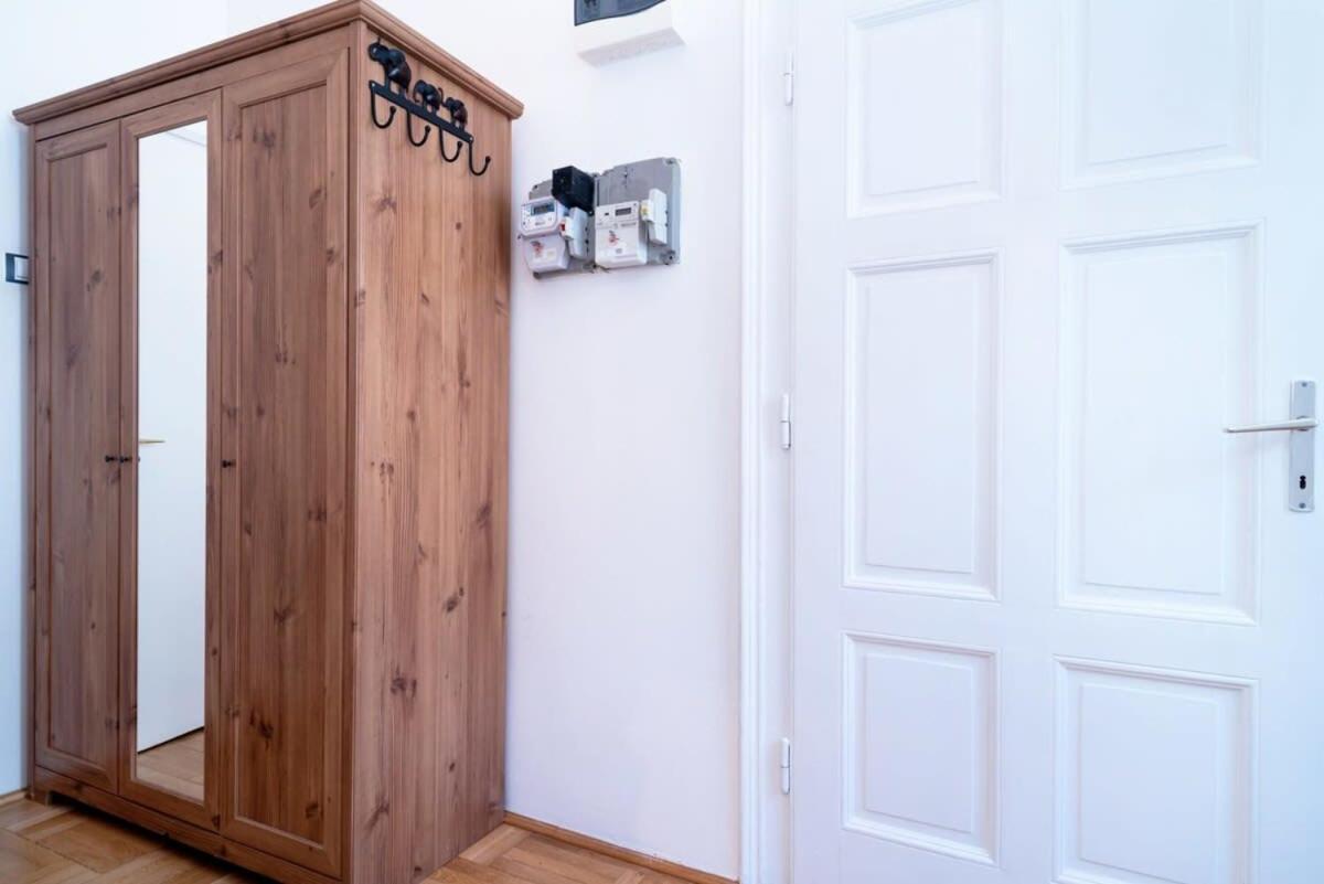 Lovely Downtown Apartment Close To The Basilica Βουδαπέστη Εξωτερικό φωτογραφία